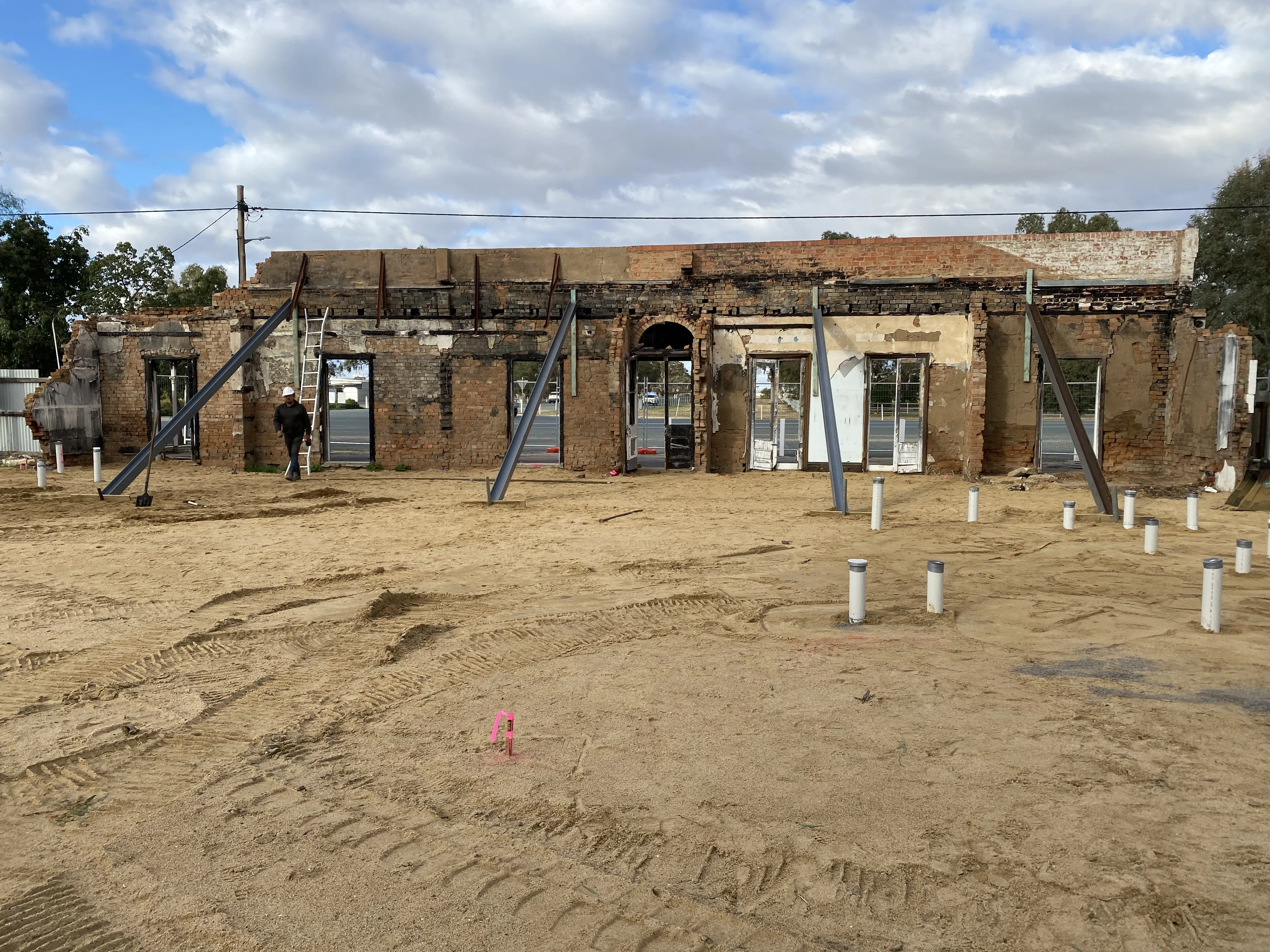 About the Conargo Pub