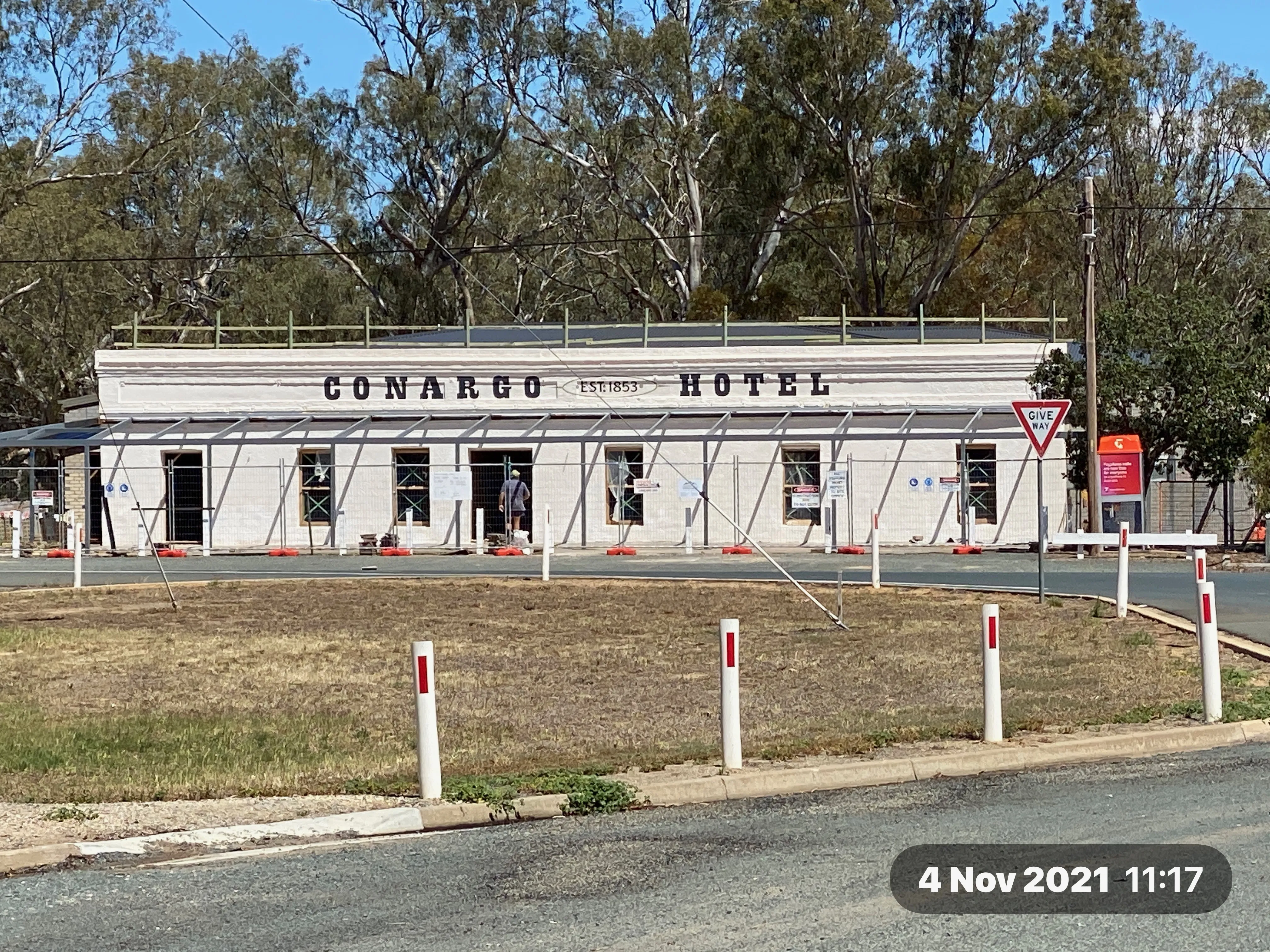 About the Conargo Pub